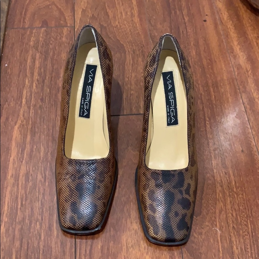 Via spigal Cheetah print heels